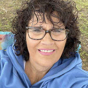 Meet your Posher, Janet